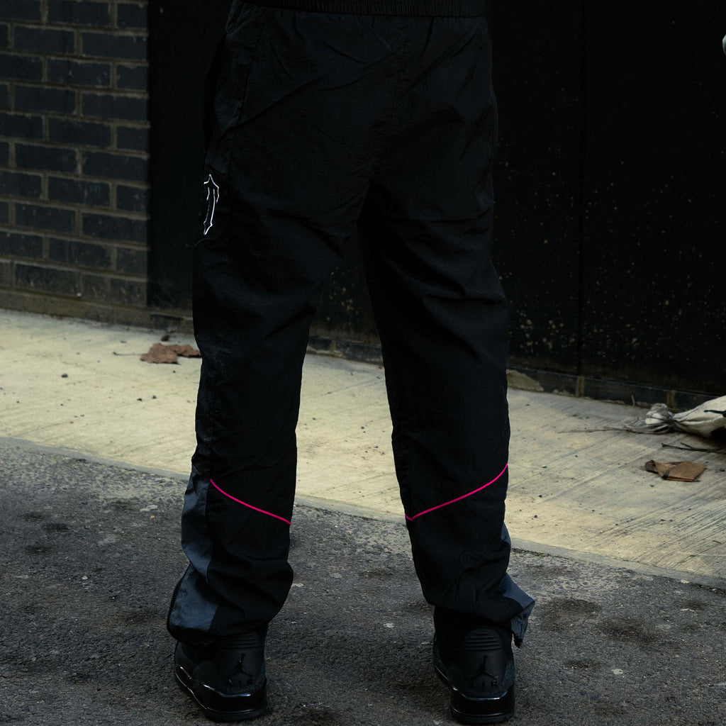 Trapstar Irongate Shell Tracksuit 'Black Pink'