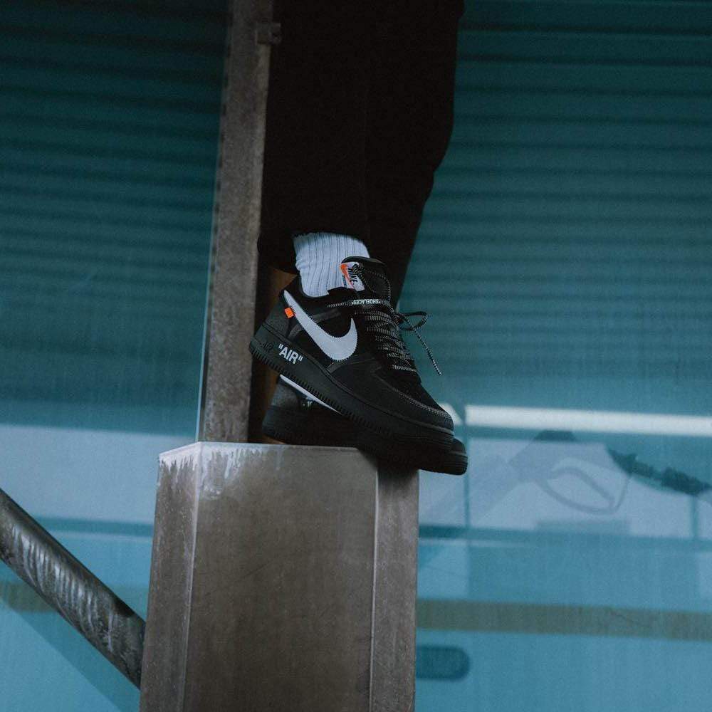 Off-White x Nike Air Force 1 Black - Kick Game