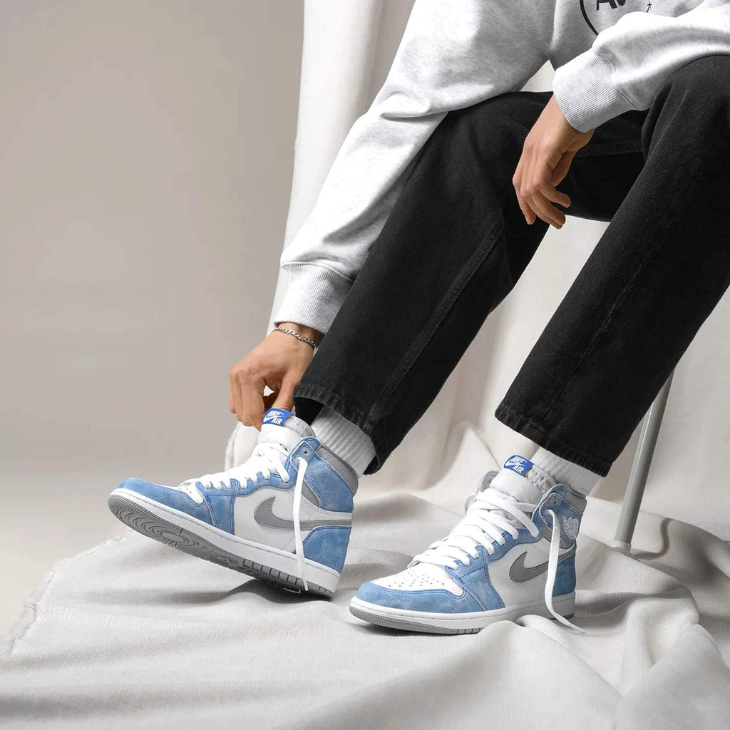 Air Jordan 1 Retro High OG 'Hyper Royal' - Kick Game
