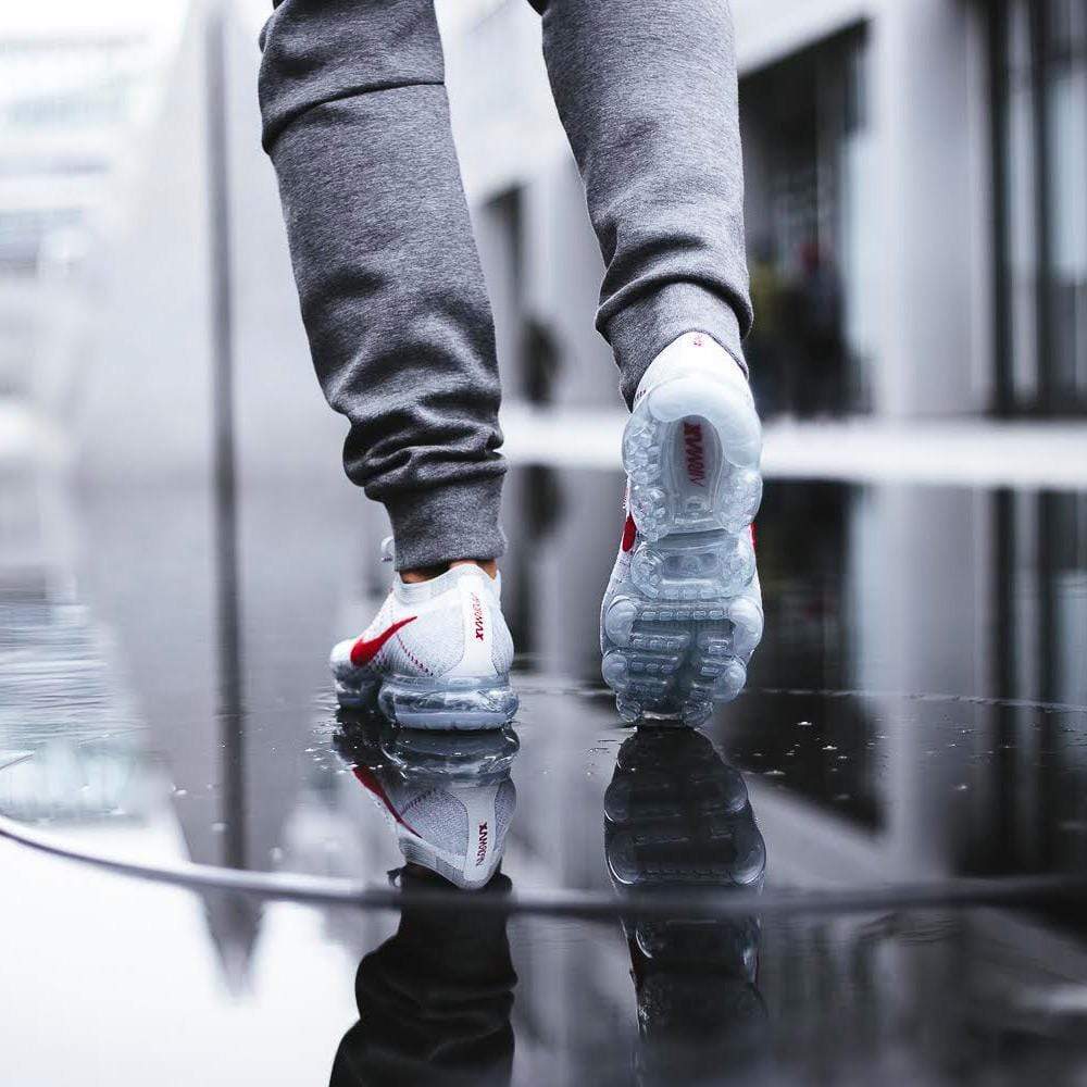Nike Air Vapormax Flyknit Pure Platinum-University Red - Kick Game