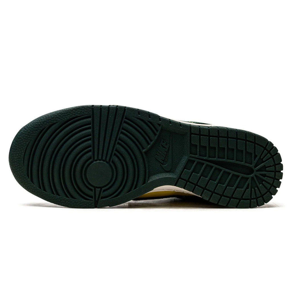 Nike Dunk Low SE Wmns 'Noble Green' - Kick Game