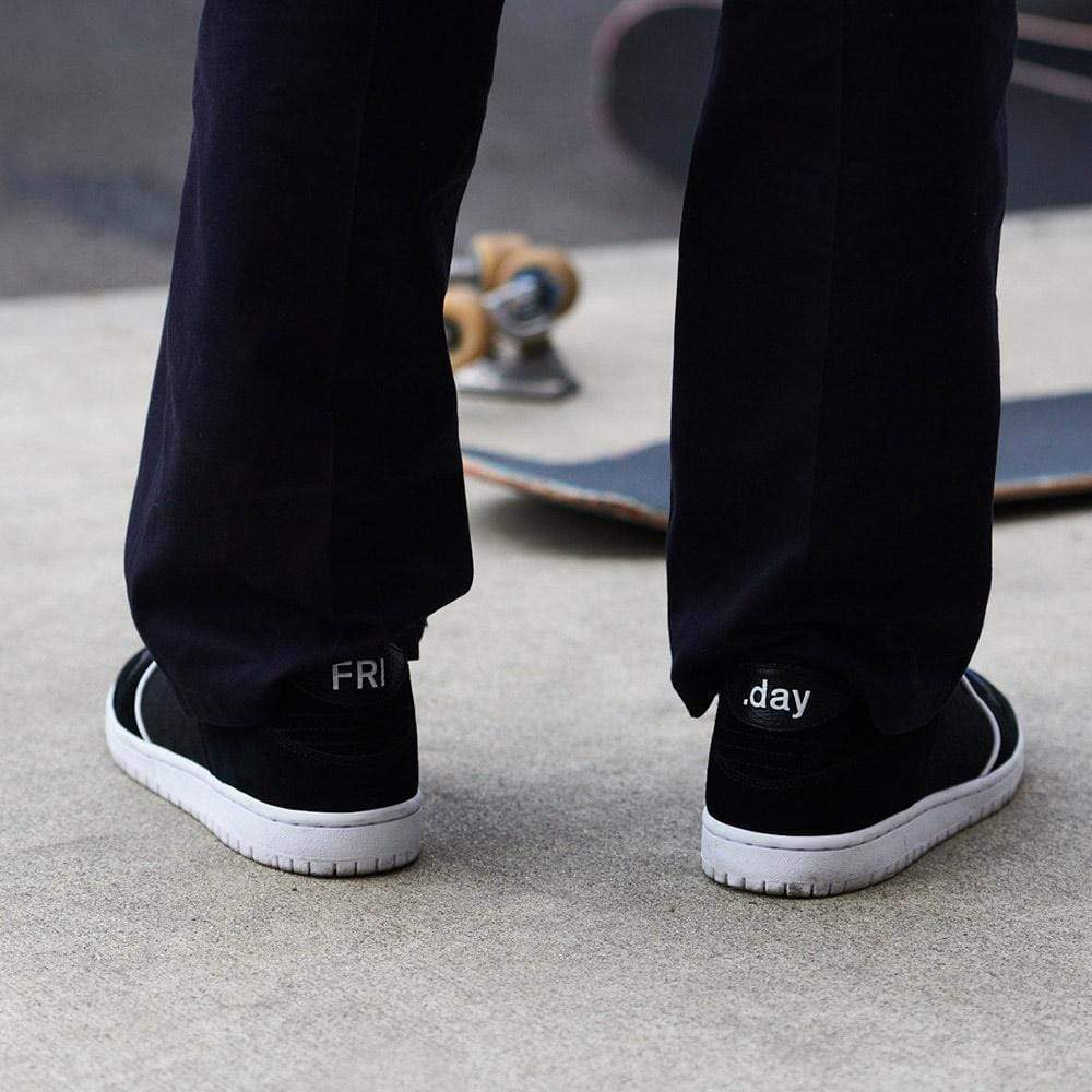 Soulland x SB Dunk Low Pro 'FRI.day Part 0.2' - Kick Game