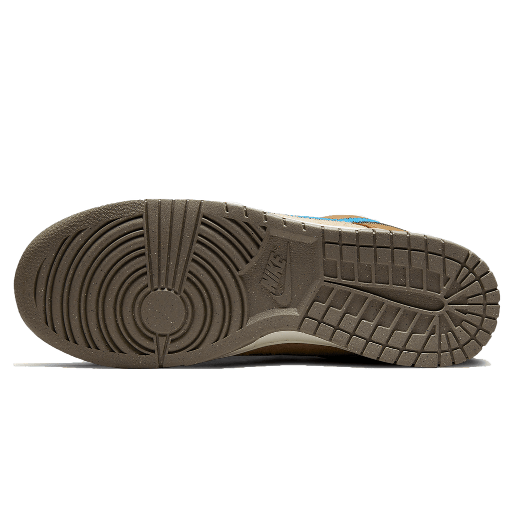 size? x Nike Dunk Low - Kick Game