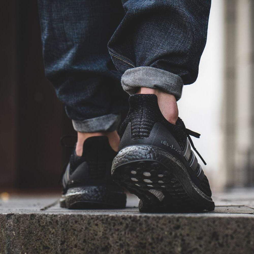 Adidas UltraBoost 3.0 "Matte Black" - Kick Game